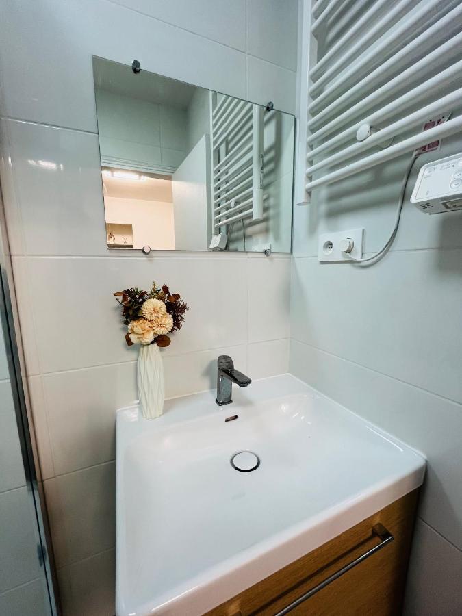 Dream Dwell Paris-Two Bedrooms Apart Near Gare Du Nord Екстериор снимка